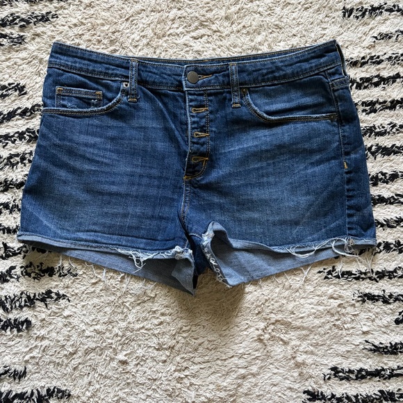 Mini shorts - Picture 1 of 3